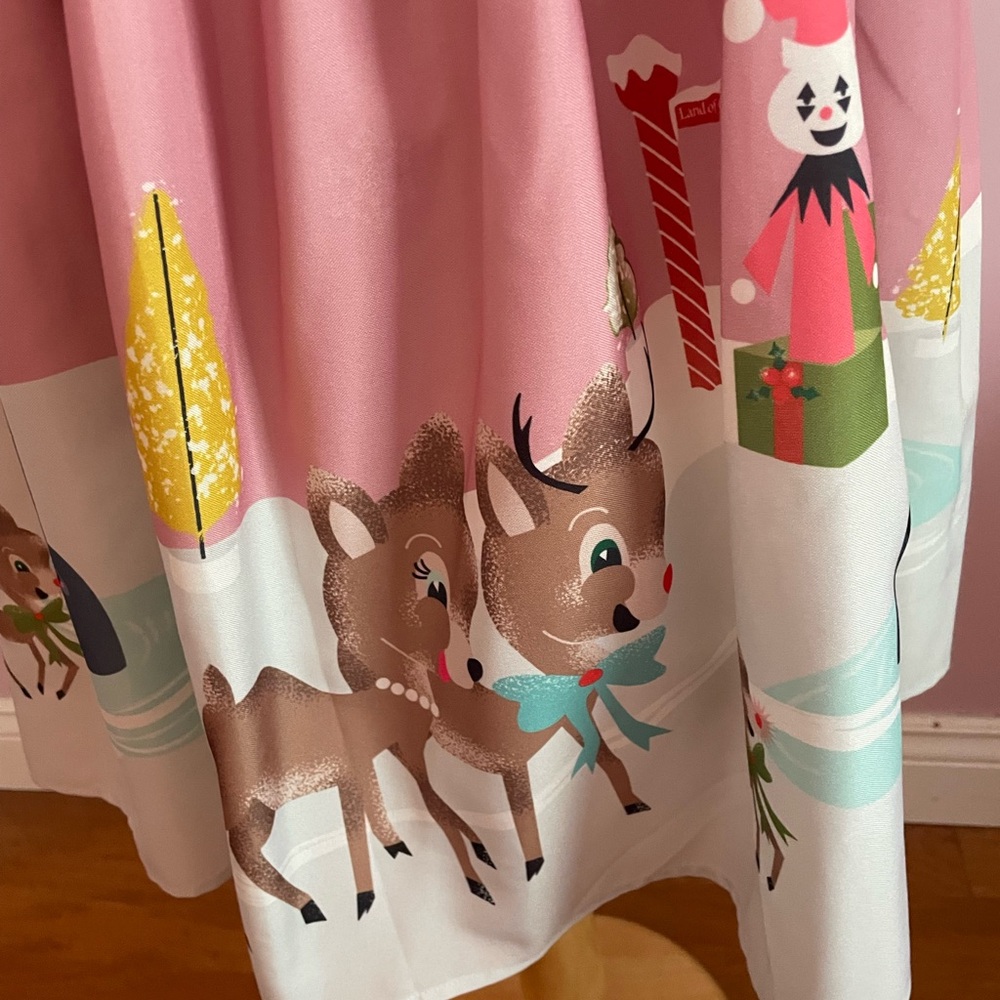 TOBS “Reindeer Love” Skirt in Pink - Picture 5 of 11